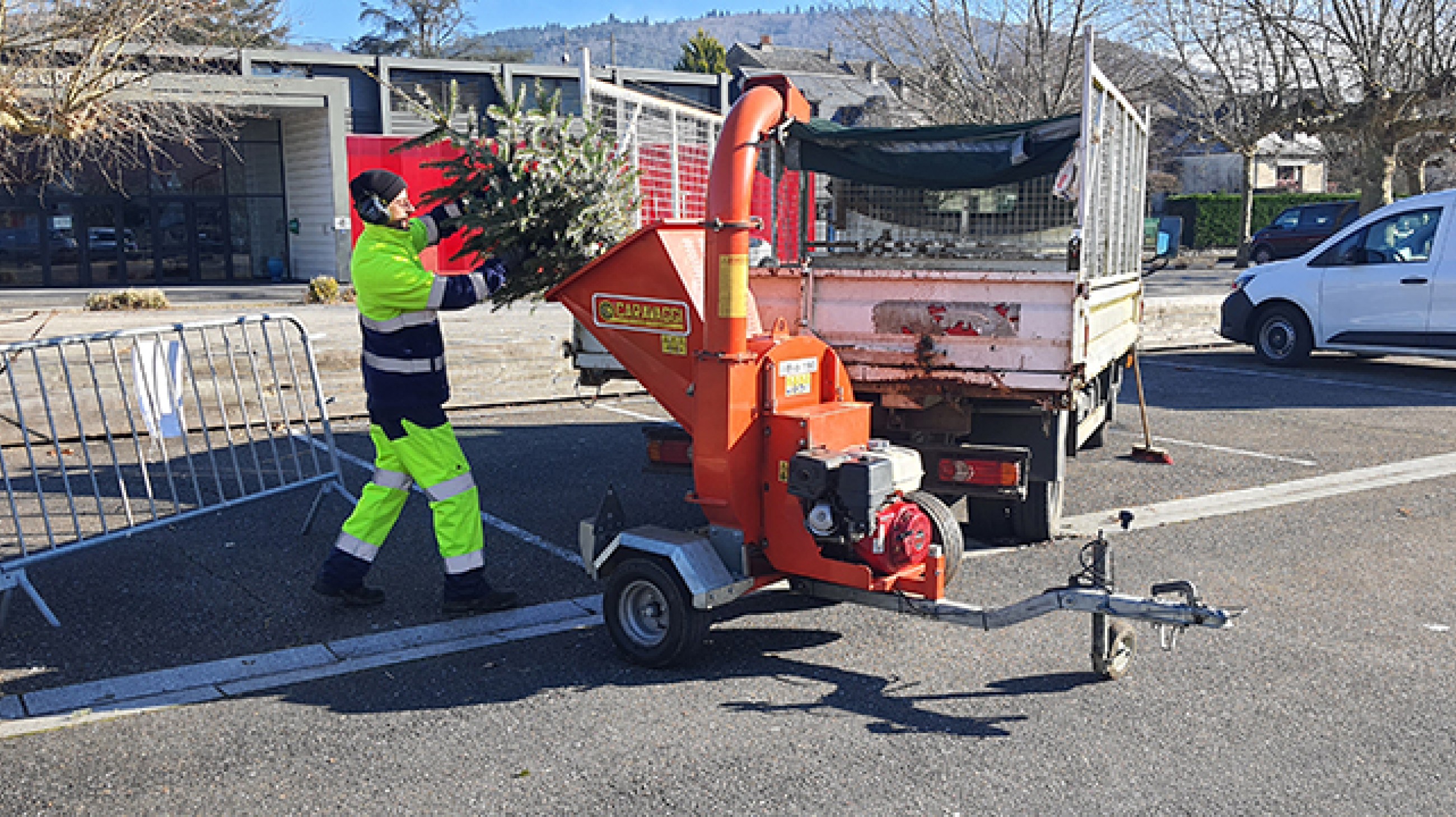 Opération broyage sapins réussie