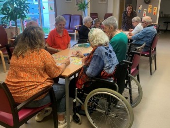 ATELIERS JEUX DE SOCIETE POUR SENIORS : UN MOMENT DE CONVIVIALITE ET DE PARTAGE A SAINT-PRIVAT