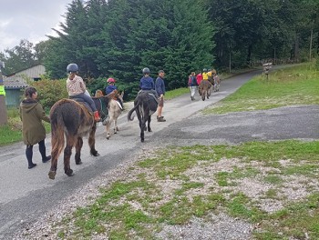 XAINTRIE VAL’DORDOGNE - « DES PARENTS DES ENFANTS » A LA FERME DE LA BITARELLE